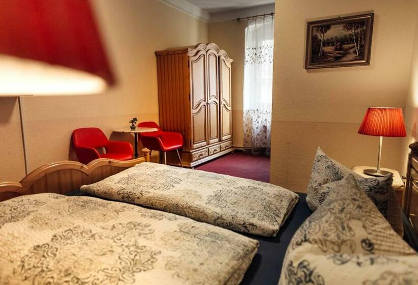 スタンダードルーム, Und Restaurant Peking