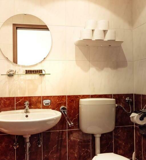 スタンダードルーム, Und Restaurant Peking