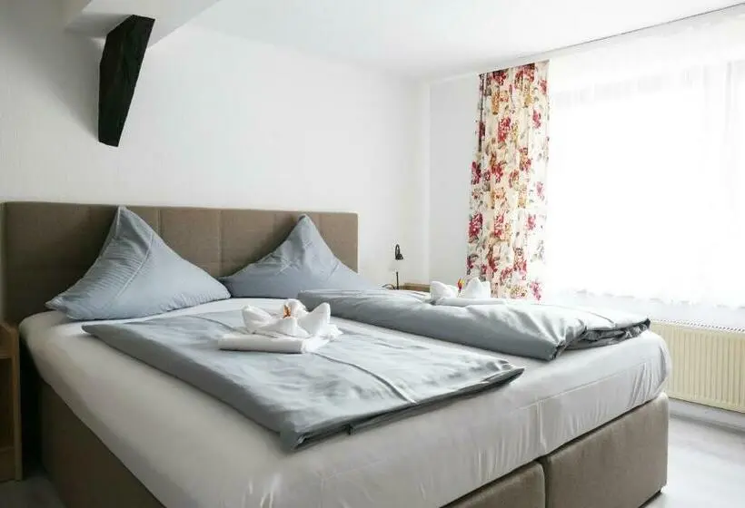 Standard Kolmen Hengen Huone, Weserstuben
