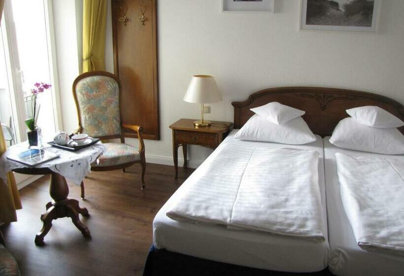 غرفة كومفورت, Willert