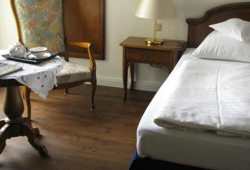 غرفة كومفورت, Willert