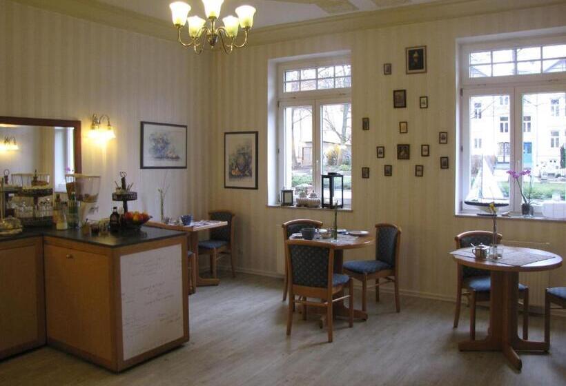 غرفة قياسية ثلاثية, Willert