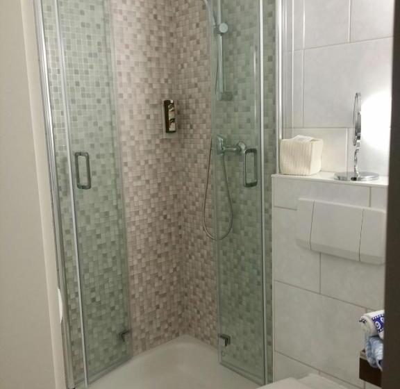 غرفة أساسية فردية, Willert