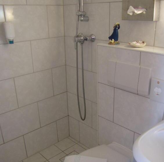 غرفة قياسية, Willert