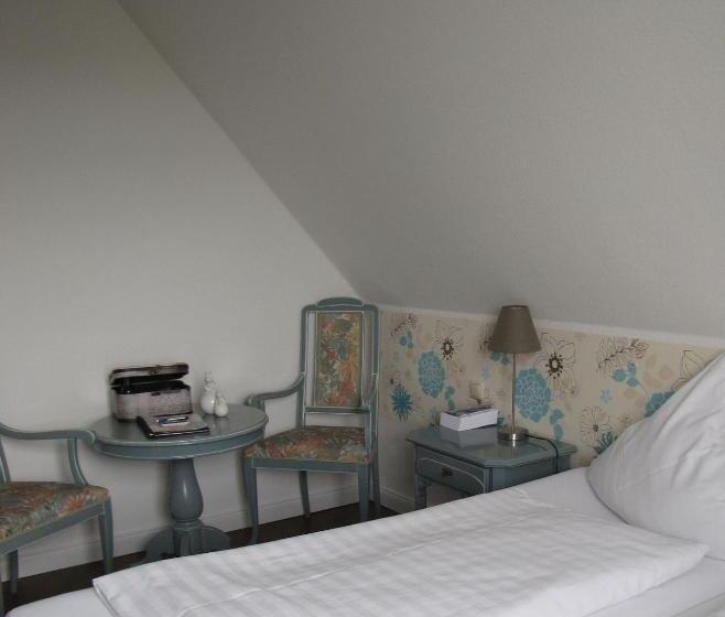 غرفة قياسية, Willert