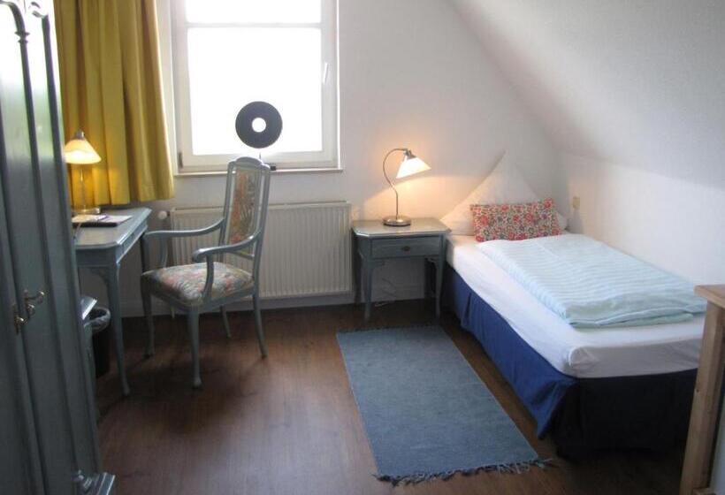 غرفة قياسية فردية, Willert