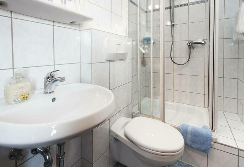 标准间, Zum Kreuzberg