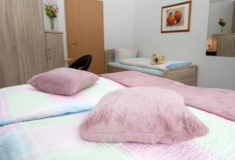 Standard Kolmen Hengen Huone, Zum Kreuzberg