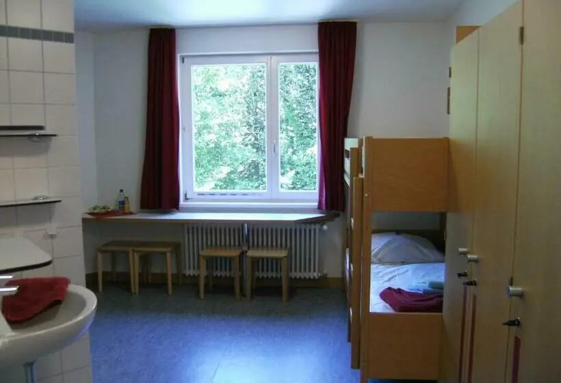 ルームシェアのワンベッド, Jugendherberge Freiburg