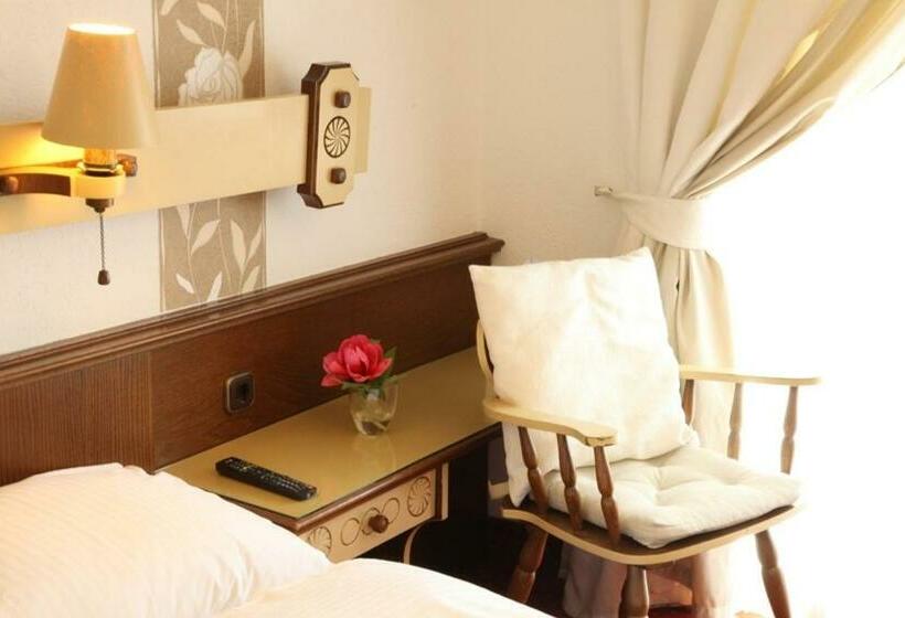 Classic room with balcony, Kurhotel Würdinger Hof