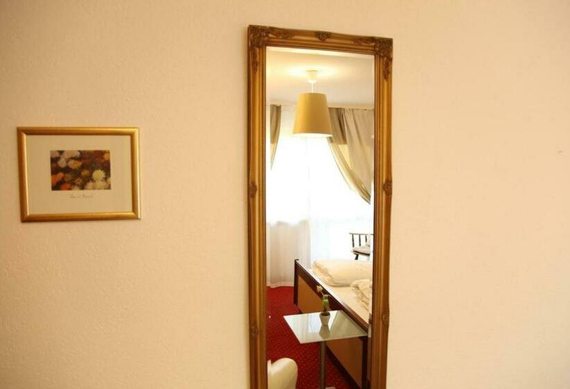 Classic room with balcony, Kurhotel Würdinger Hof