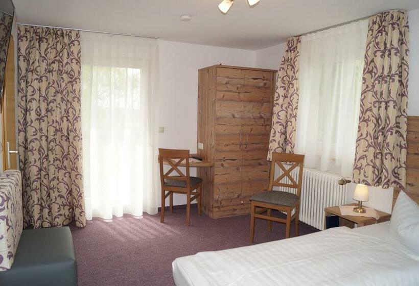 バルコニー付きスタンダードルーム, Landhotel Schellenberg