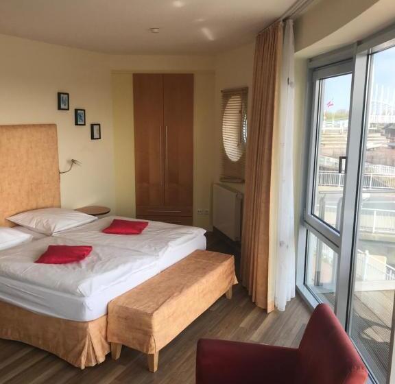 جناح جونيور, Nordseehotel Benser Hof Am Hafen