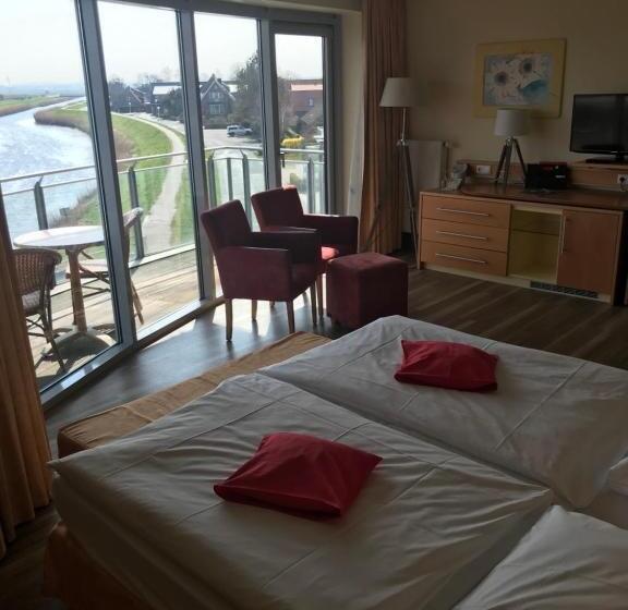 جناح جونيور, Nordseehotel Benser Hof Am Hafen