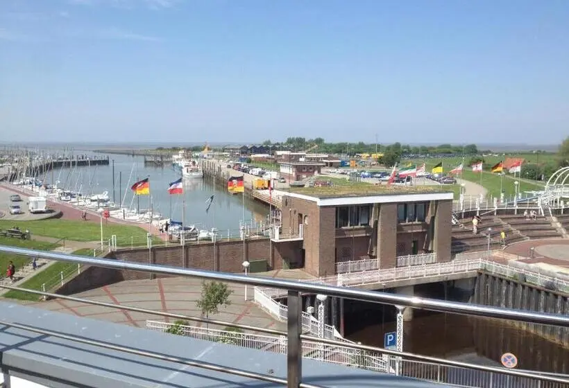 Suite with lake view, Nordseehotel Benser Hof Am Hafen