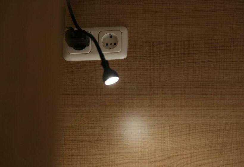 اتاق استاندارد با سرویس بهداشتی مشترک, Old Kings Design Hostel