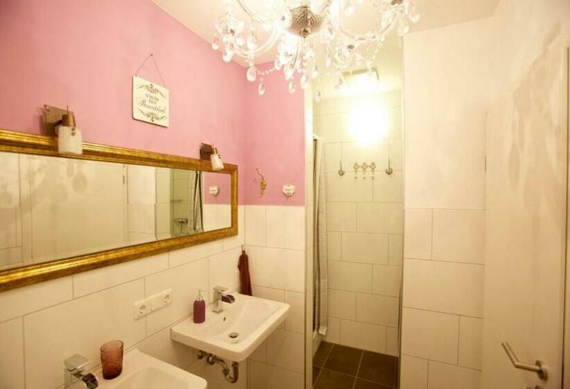 Номер Стандарт Совместная Ванная, Old Kings Design Hostel