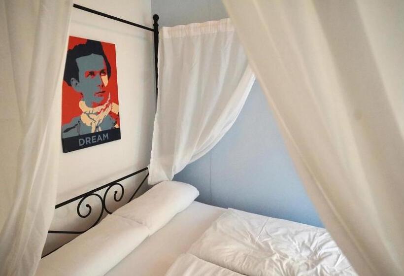 اتاق استاندارد با سرویس بهداشتی مشترک, Old Kings Design Hostel