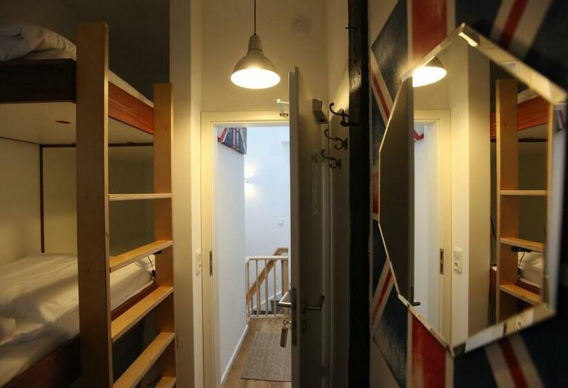 اتاق استاندارد با سرویس بهداشتی مشترک, Old Kings Design Hostel