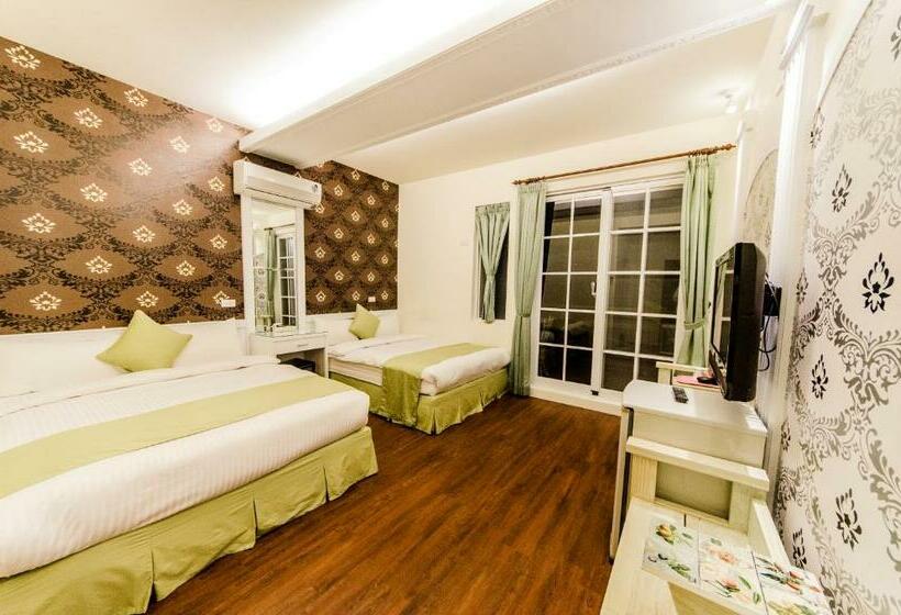 اتاق استاندارد چهارنفره با بالکن, Da Wan Hostel