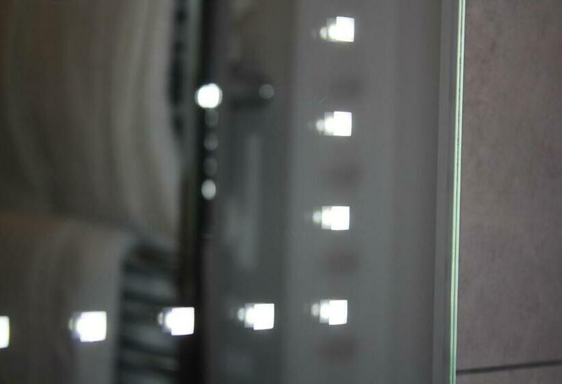 Standardrum, Pyne Arms