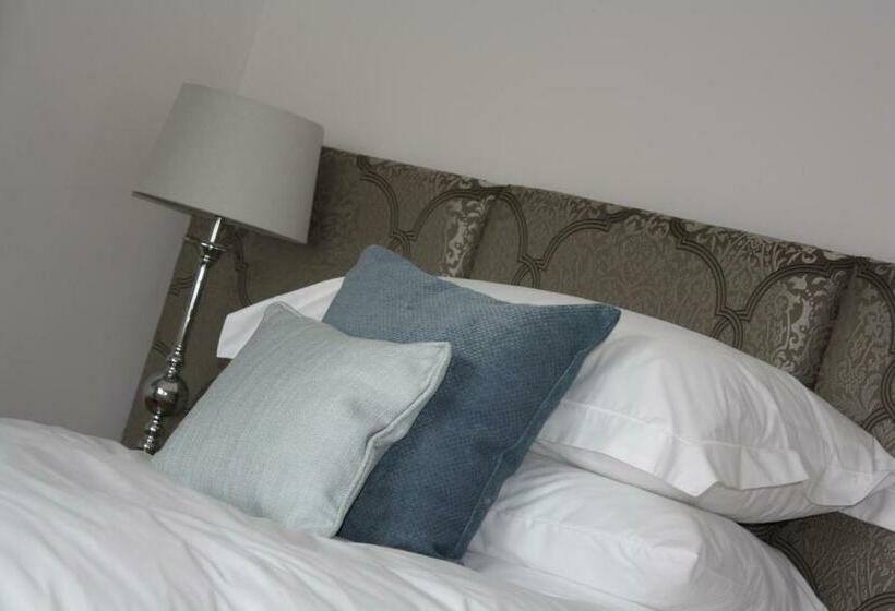 Standardrum, Pyne Arms