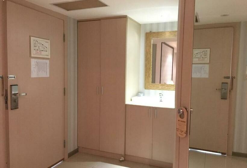 اتاق لوکس, Daylight