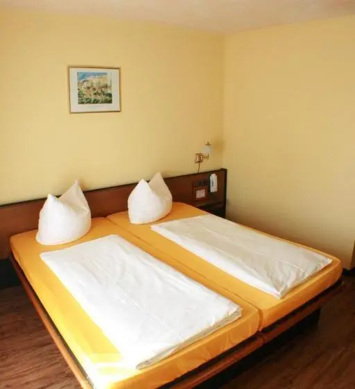 Standard-huone, Rebstock