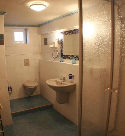 スタンダードトリプルルーム, Rebstock