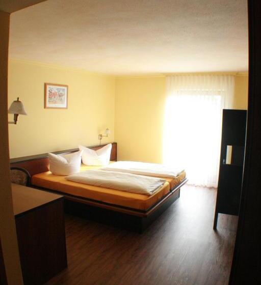 スタンダード4人部屋, Rebstock