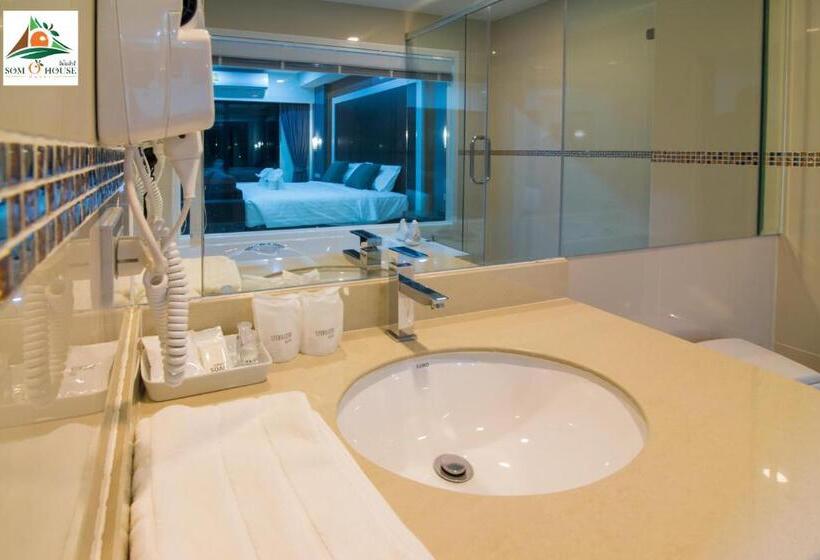 غرفة ديلوكس, Som O House