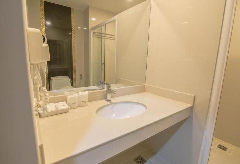 غرفة سوبيريور, Som O House