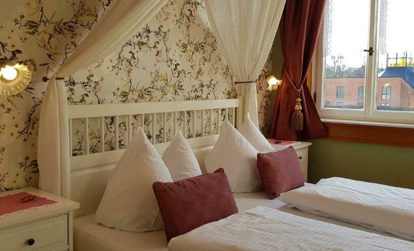 غرفة قياسية, Villa Rossek