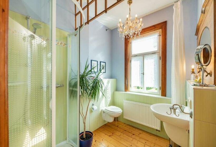 غرفة قياسية, Villa Rossek