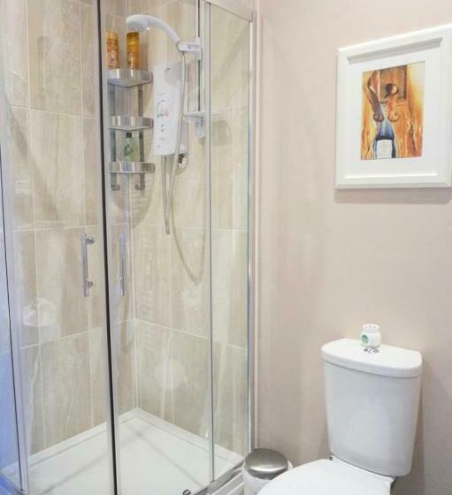 豪华三人间, Colthrop Manor B&b