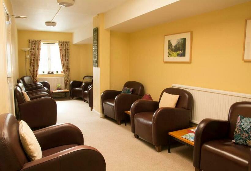 חדר סטנדרט, Ludlow Mascall Centre