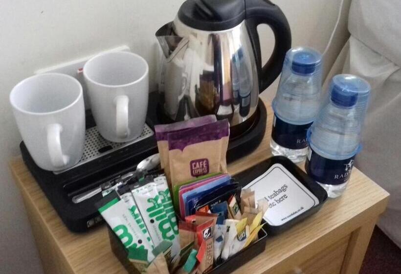 اتاق استاندارد یک تخته برای معلولان, Ludlow Mascall Centre