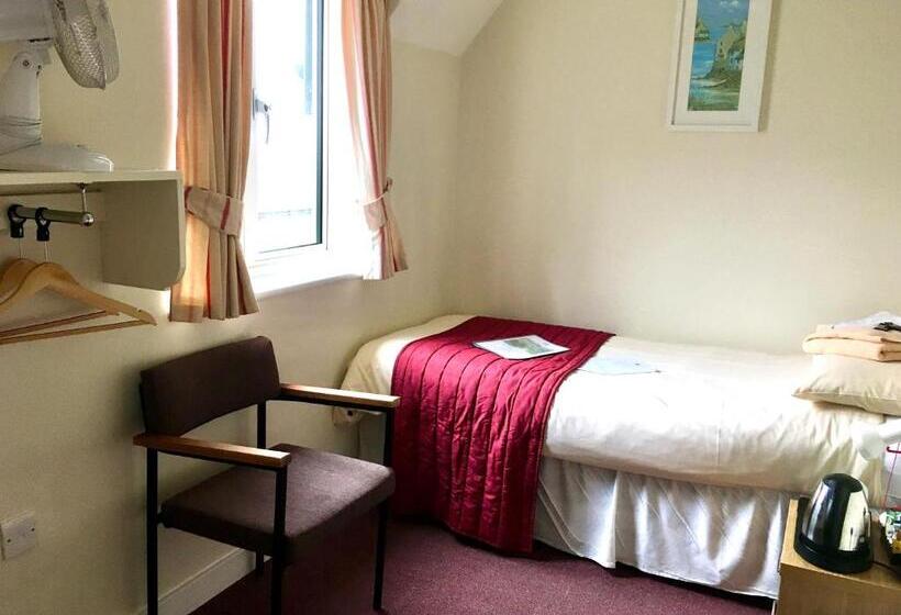 חדר סטנדרט יחיד מותאם לאדם עם מוגבלויות, Ludlow Mascall Centre