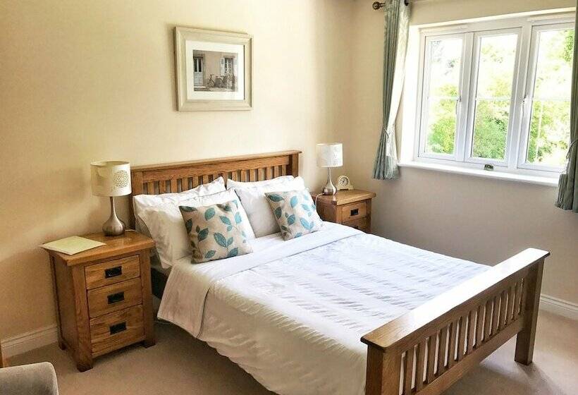 غرفة قياسية, Moon House