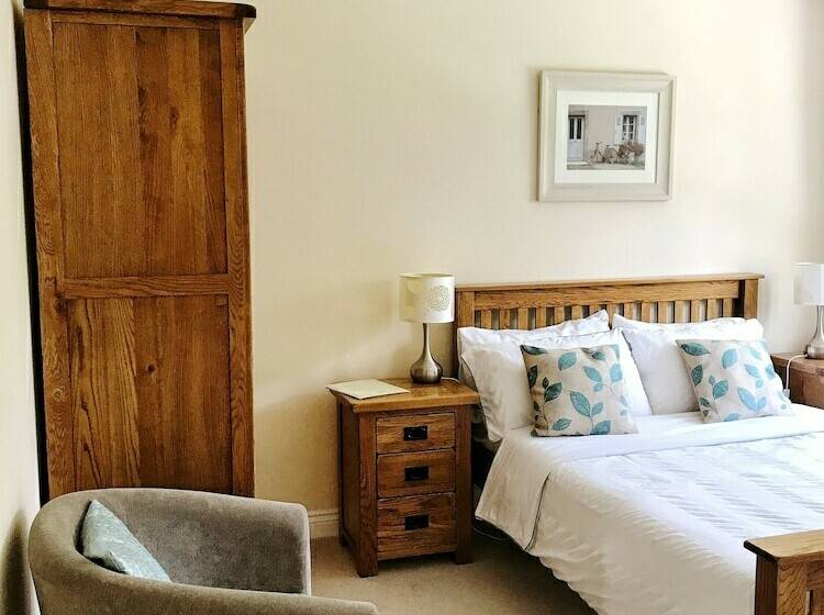 غرفة قياسية, Moon House