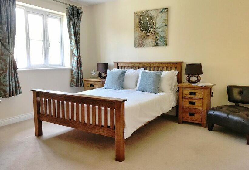 غرفة ديلوكس, Moon House