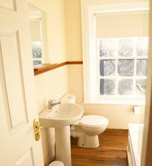 اتاق لوکس, Number 8 The Townhouse