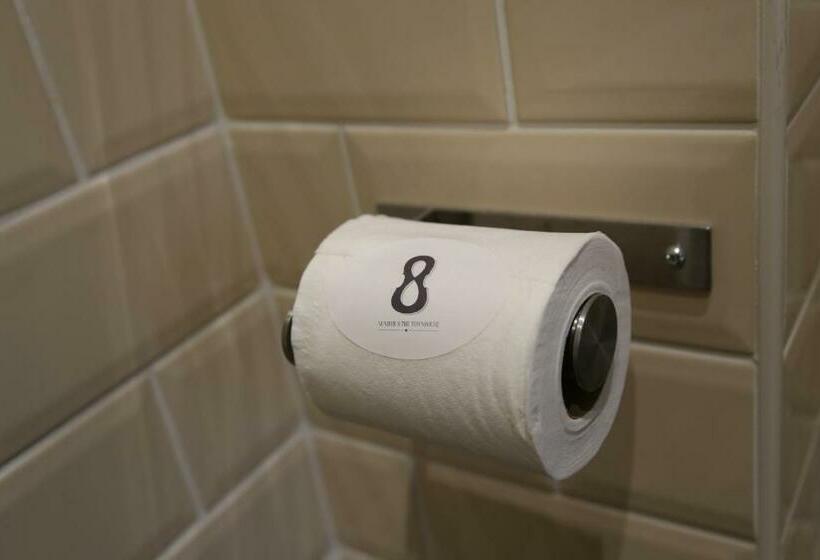 디럭스 룸, Number 8 The Townhouse