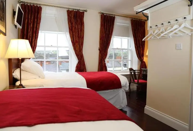 اتاق استاندارد, Number 8 The Townhouse