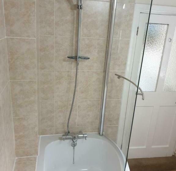 غرفة قياسية, Sykes House