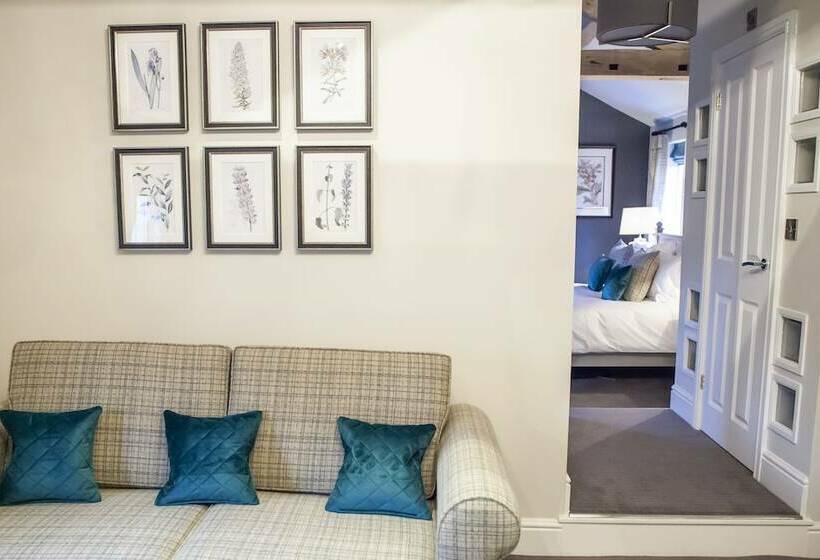 标准间, The Bell Alderminster