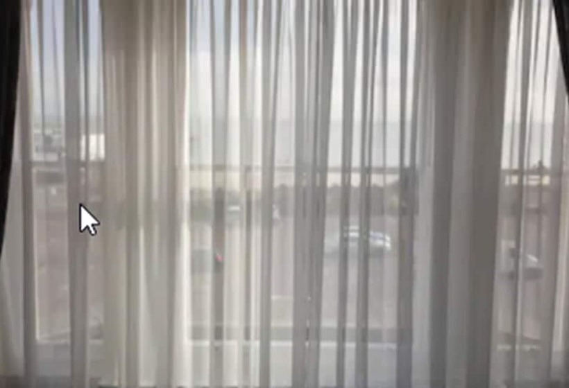 디럭스 룸, The Clyffe