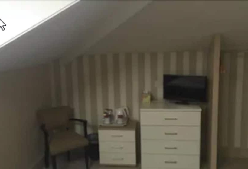 디럭스 룸, The Clyffe