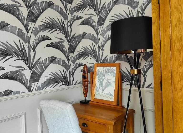 חדר דחוקס עם מיטת קינג, The Corner House