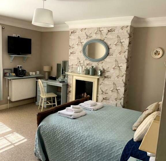 豪华房间, The Elm Tree